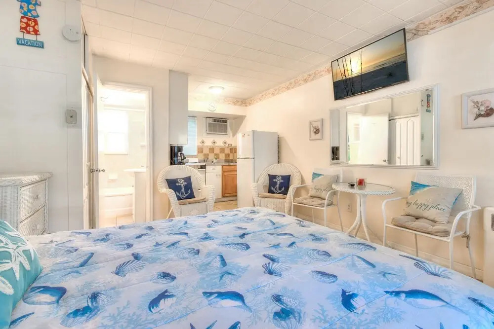 Tropic Terrace #16 - Beachfront Rental Studio Bedroom Home by Redawning