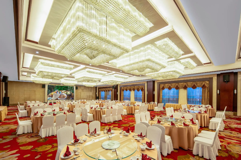 Taishun Xiangzhou New Century Hotel