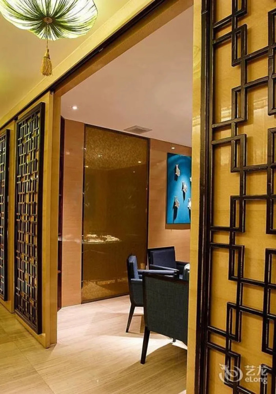 Hongkou Silver Hotel
