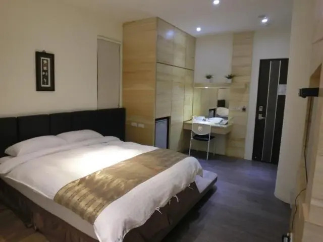 Happy Hostel