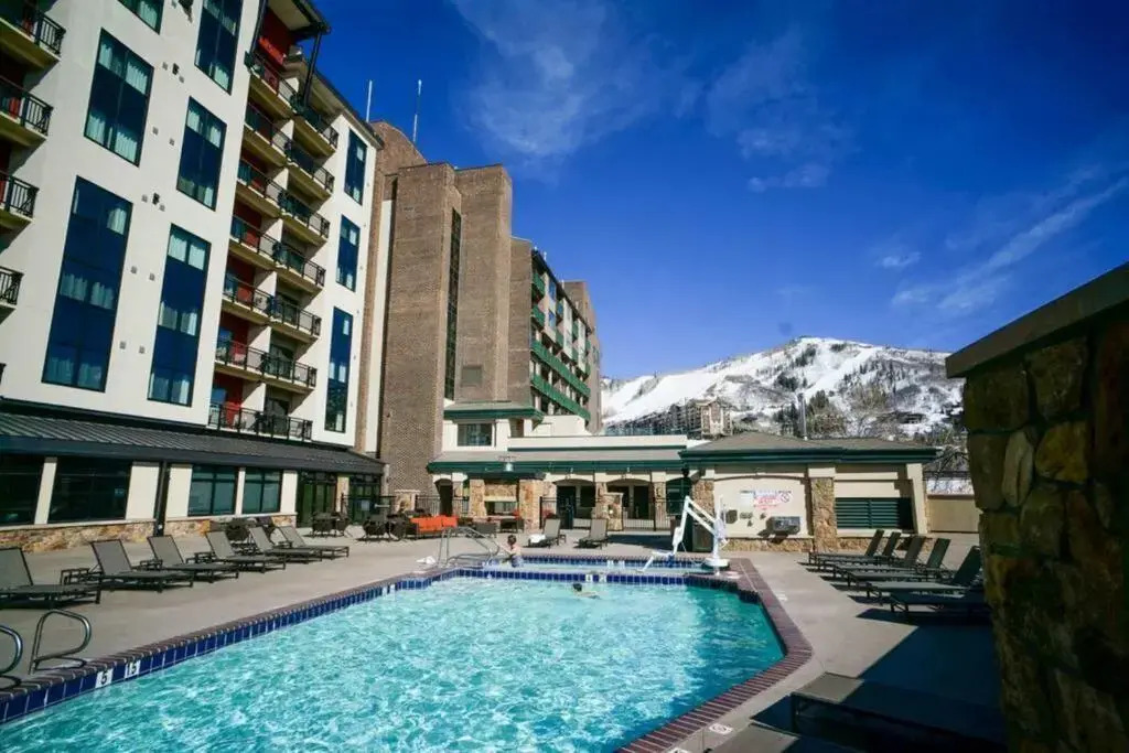 Penthouse Ski-In Ski-Out Above Sheraton 1bd 1.5ba