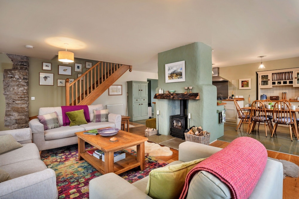 Peaceful Holiday Home for 6 Guests