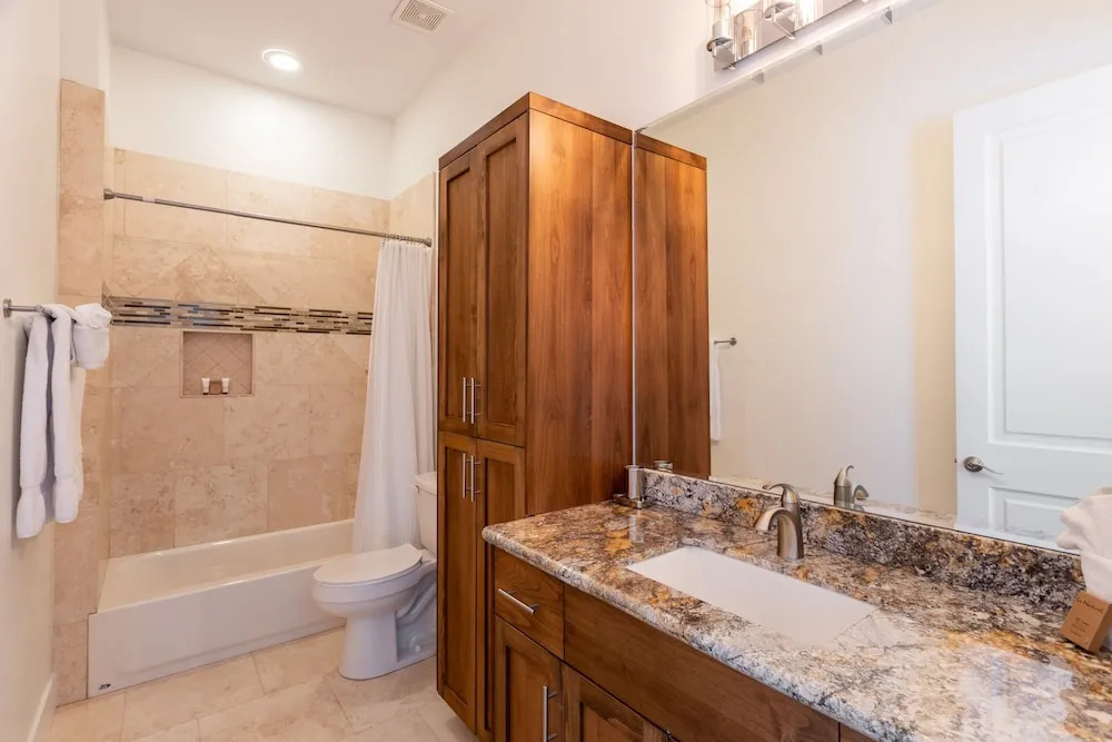 New Listing! Lavish : Resort-style Backyard 5 Bedroom Home
