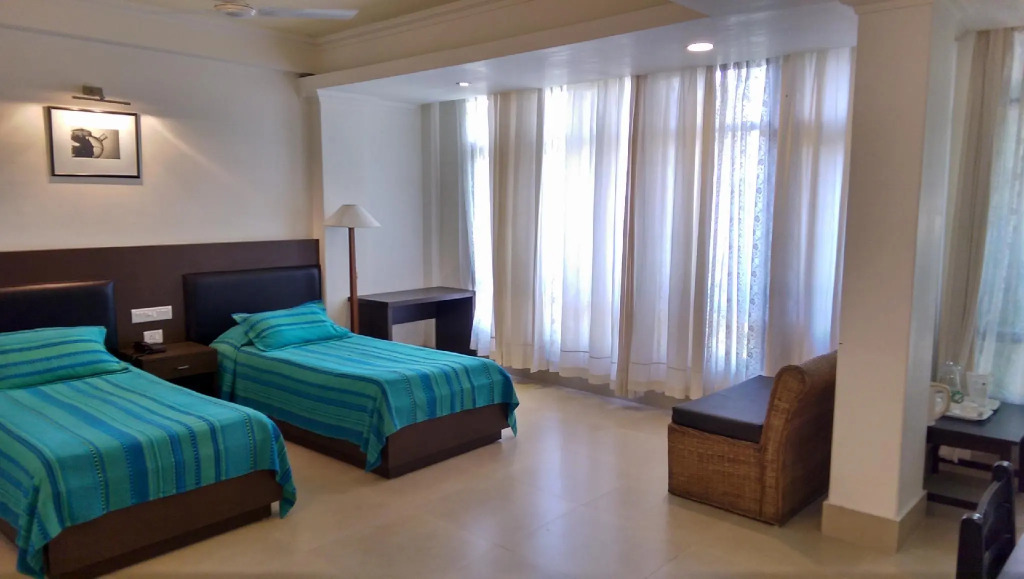 Marina's Motel