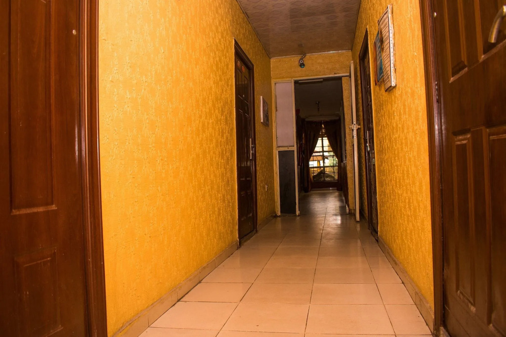 Goldlux Hotel