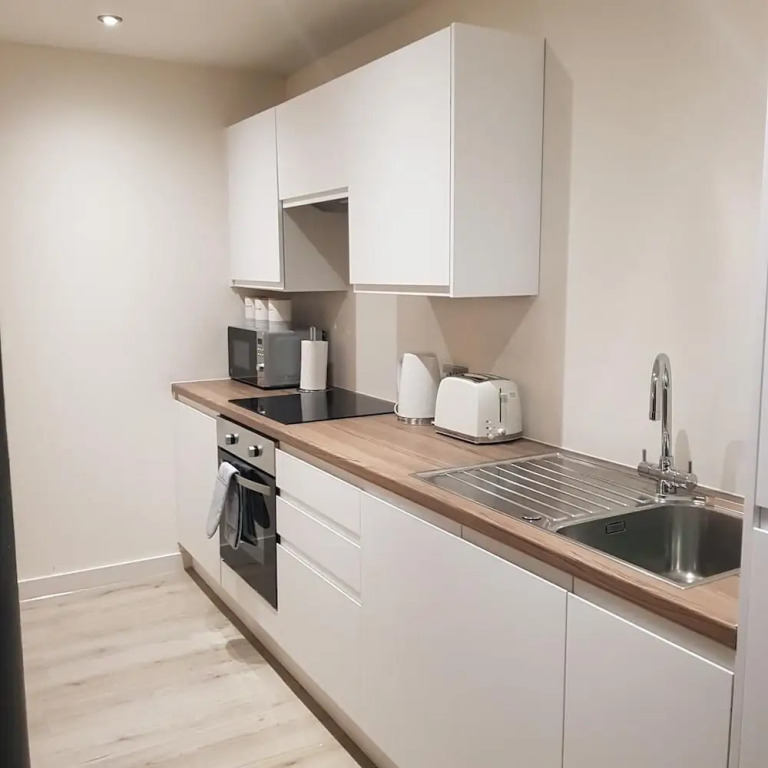 Luxury 1-bed Apartment Bradford Free Parking