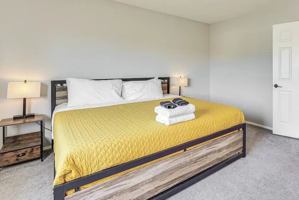 Unit 1 Mi to Old Town Scottsdale! Bring Your Pets