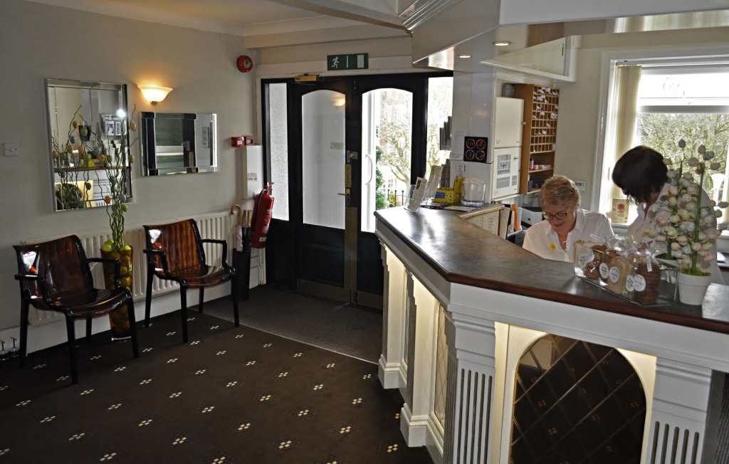 Park Manor Hotel