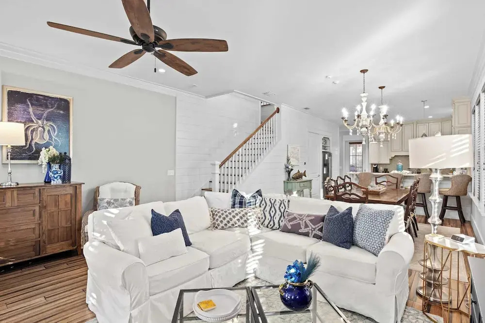 Seagrove Gardens Mins to the Beach, Santa Rosa Retreat w/ A+ Design