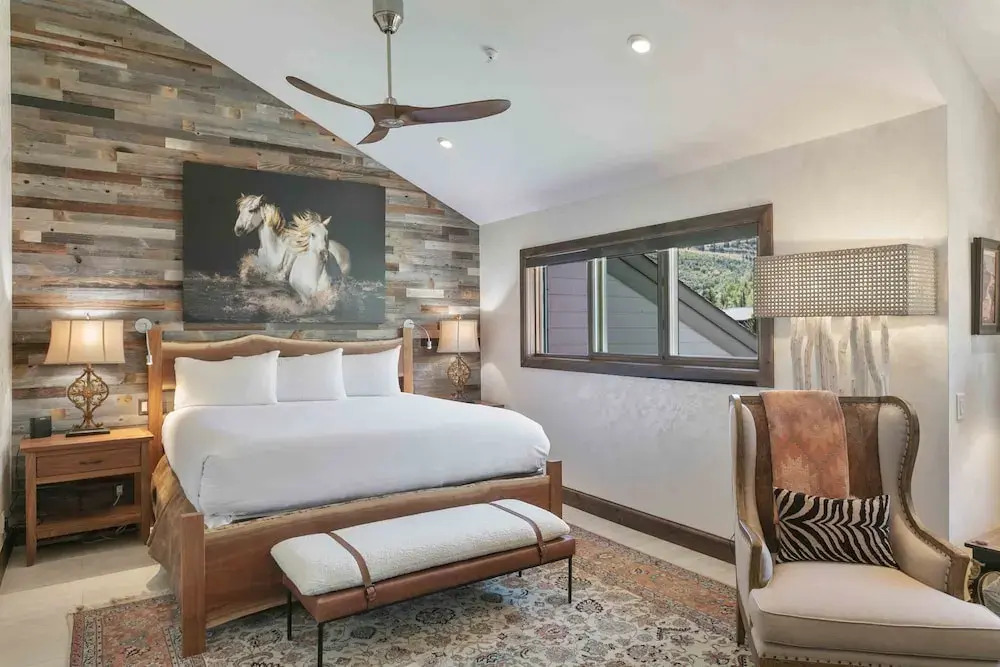Cozy Ski Condo With Private Hot Tub 4 Bedroom Condo
