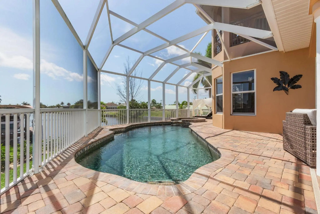 Private Luxury Villa with Heated Pool & Spa, Game Room, & Kayaks - Villa Coral Breeze - Roelens