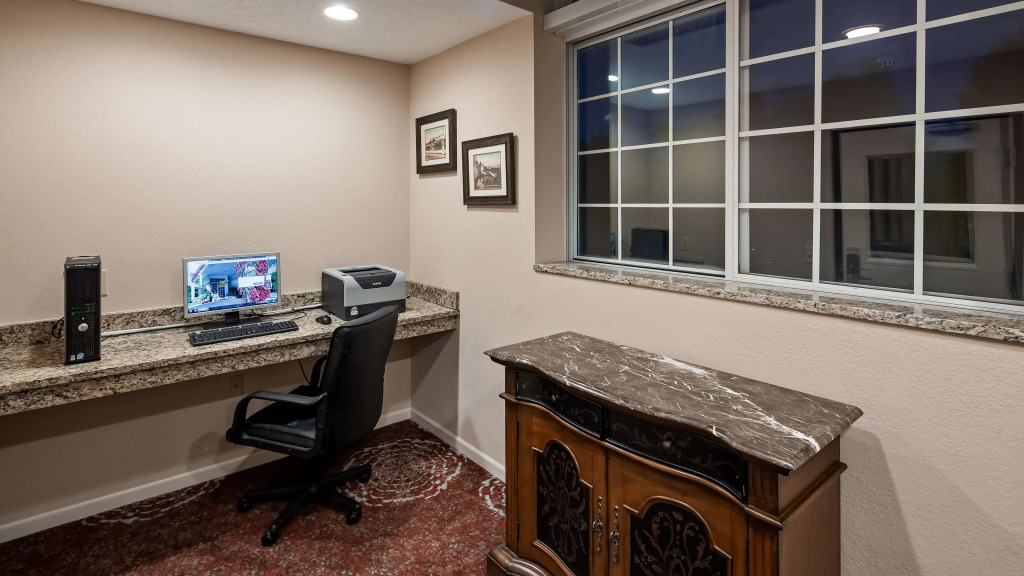 Apple Tree Inn; SureStay Collection by Best Western