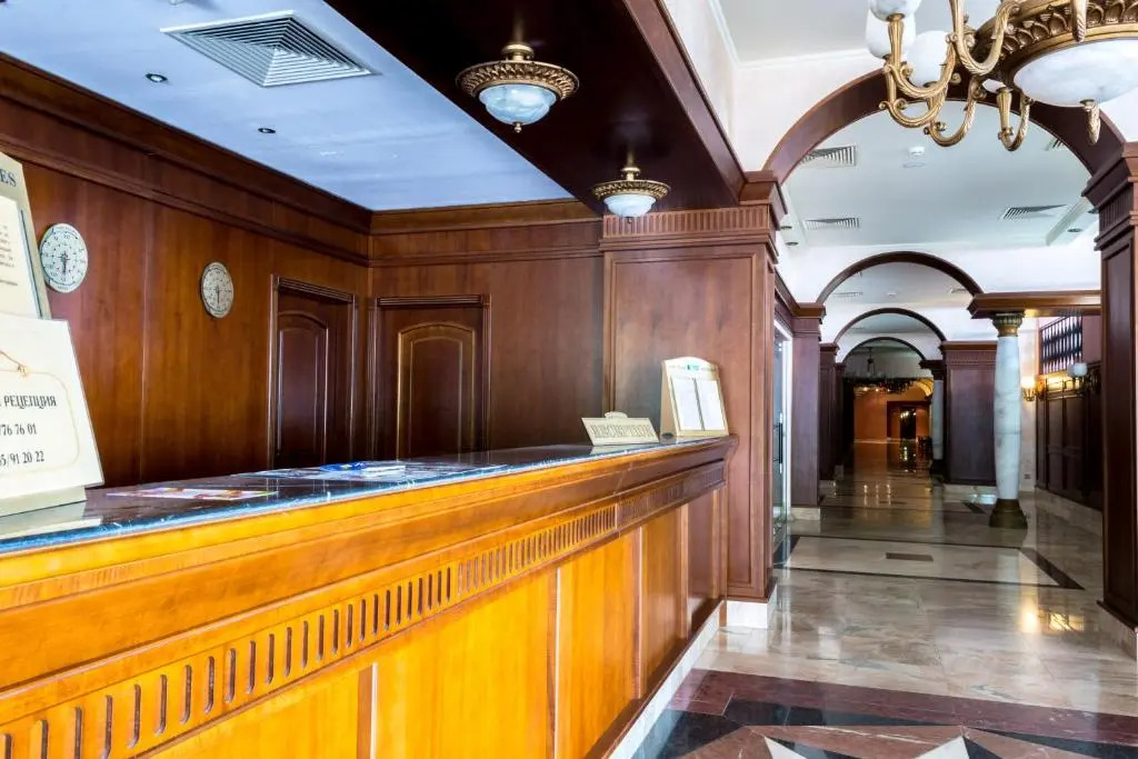 Port Palace Apartments