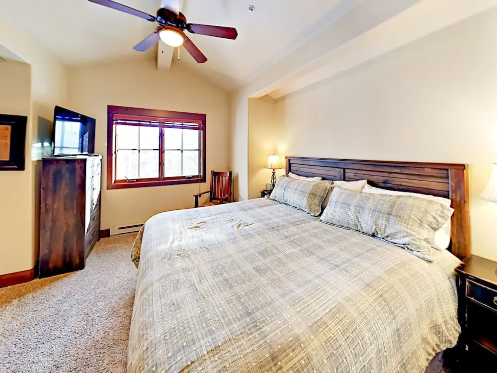 Ore House Condo #206 3 Bedrooms 3 Bathrooms Condo