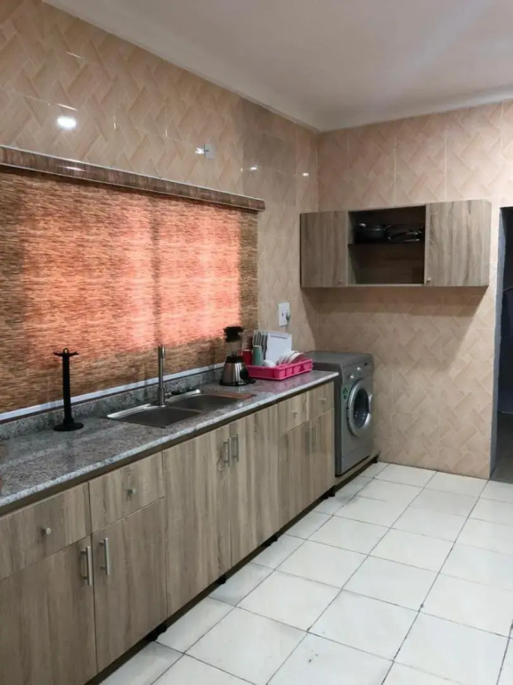 Well furnished and very spacious 2bedroom apartment in Wuye