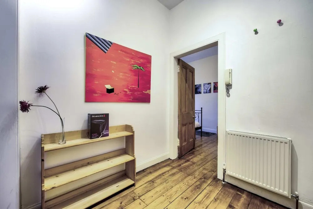 Central location! 2BDR Flat in Haymarket