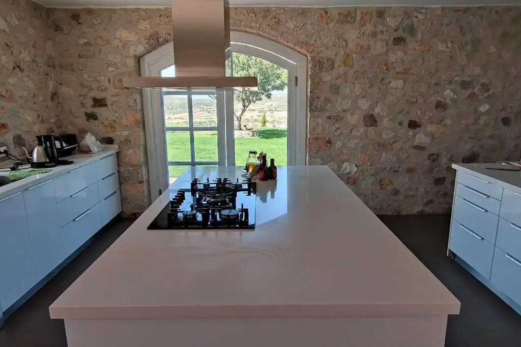 Magnificent Stone House Villa 14 beds 7 en-suite rooms Çeşme (450 m2 6500 land)