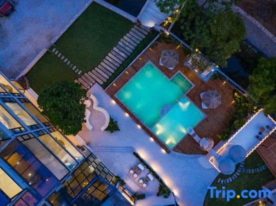 Orange white Vacation Homestay