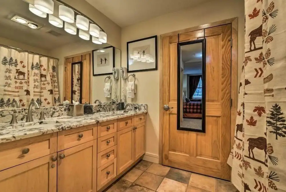 Luxury 1 Bedroom Mountain Condo In River Run Village With Expansive Mountain Views And Walking Distance To Ski Slopes