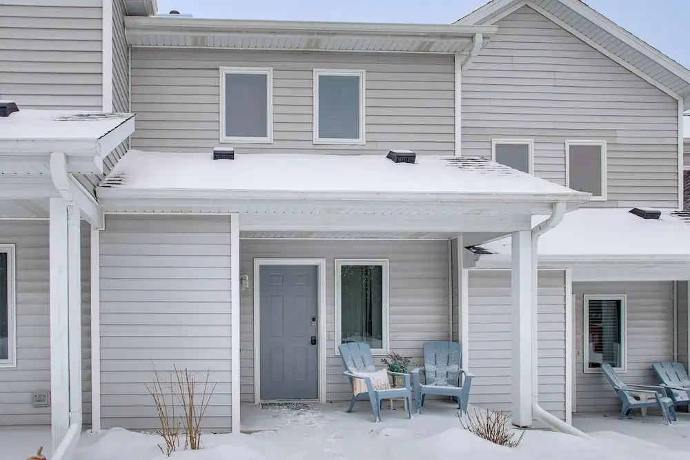 Charming DC Getaway Steps From Dtown Fish Creek