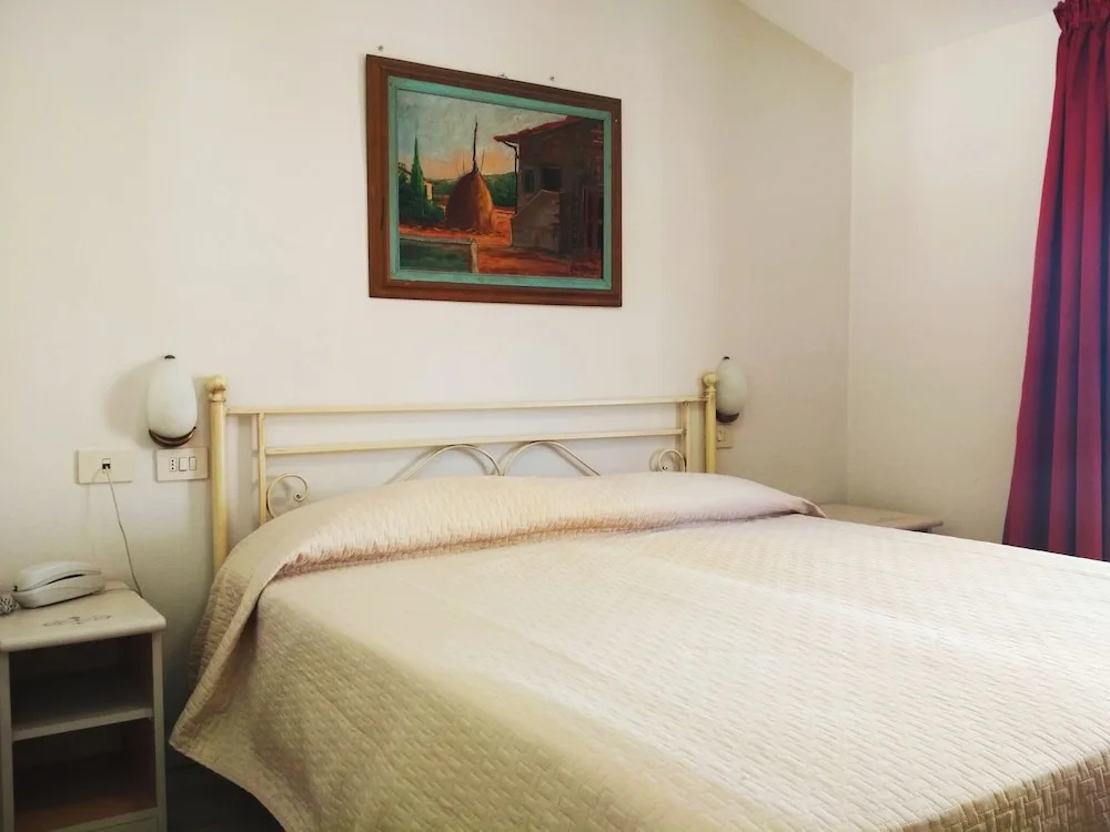 Hotel Holiday
