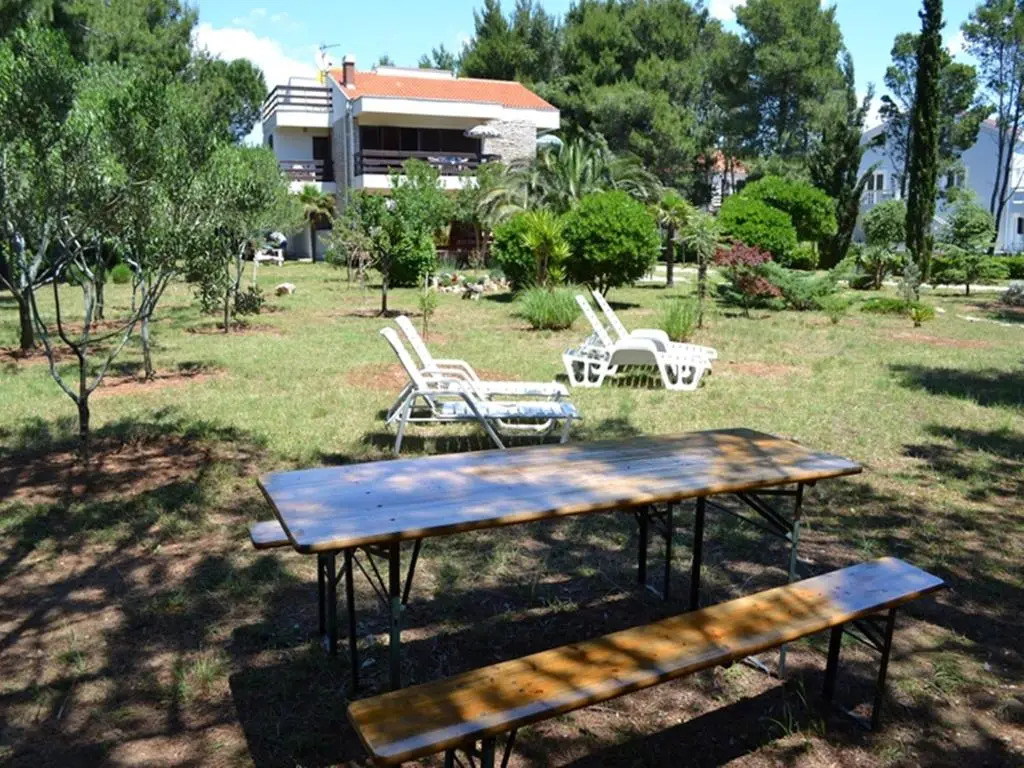 Apartments Kurta