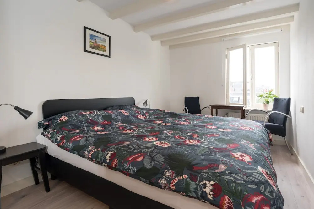 Central Hotspot Apartment