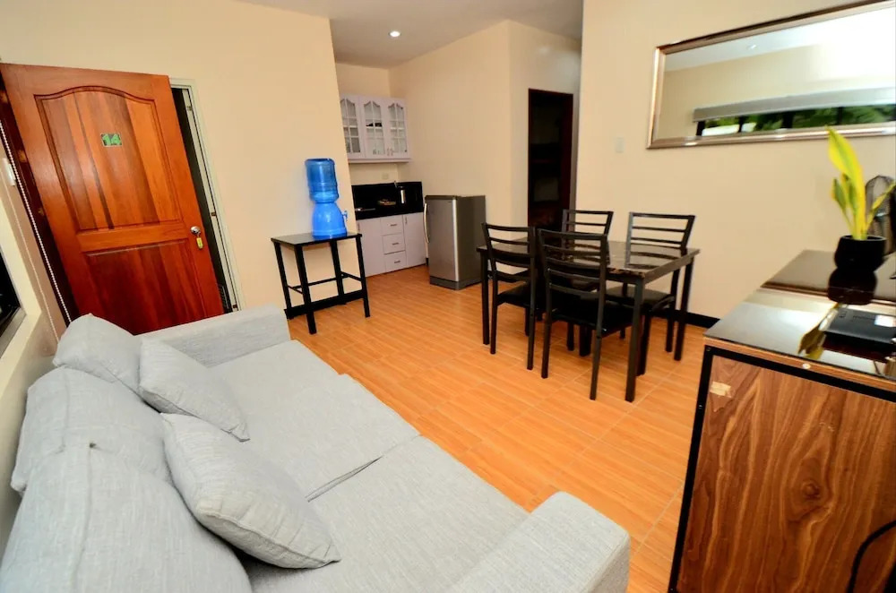 Tatay Sesengs Apartment