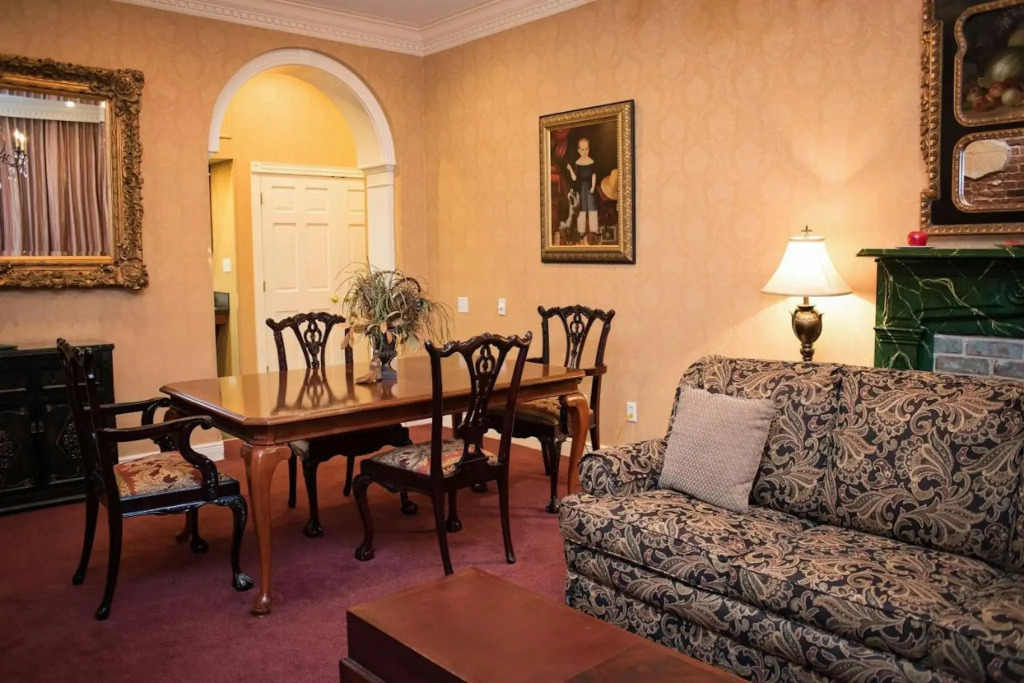 Quarter House Suites