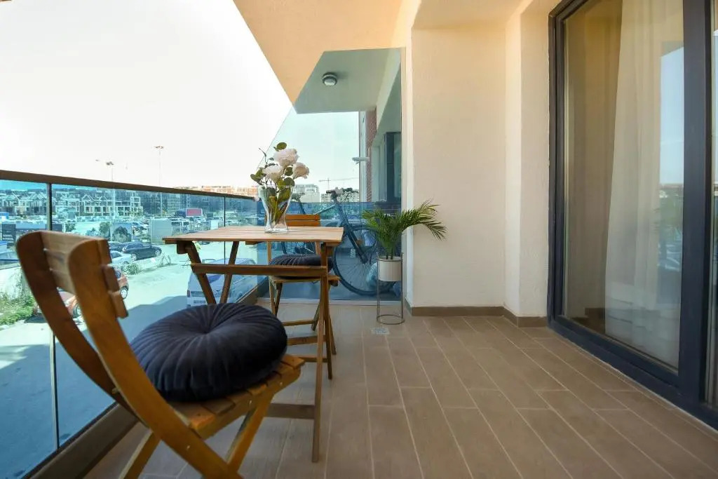 SUGAR RUSH - Modern 1BR Apt with Balcony