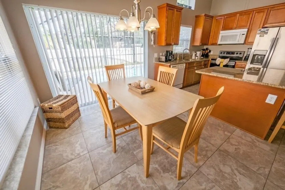 Private Pool 2 Queens And Twin Room! 3 Bedroom Home by RedAwning