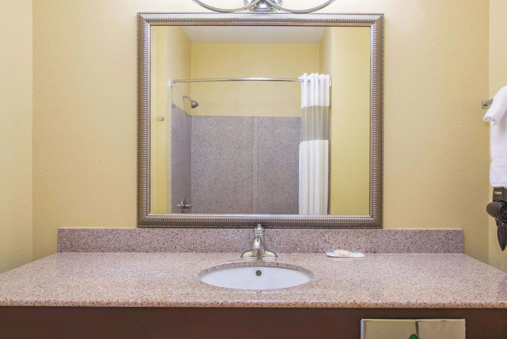 La Quinta by Wyndham Tulsa Airport / Expo Square