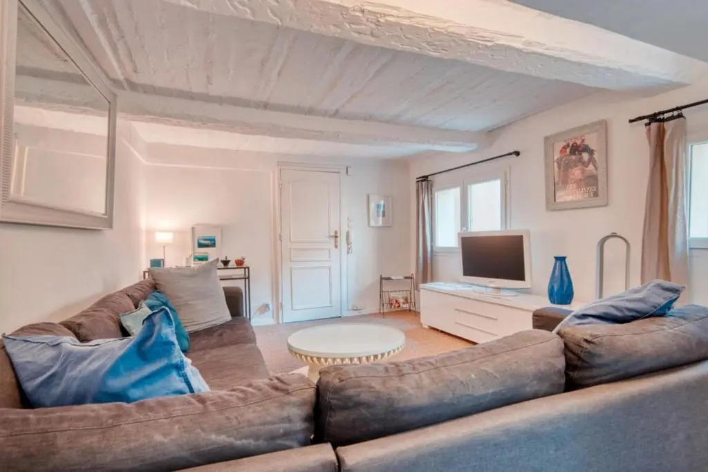 Furnished apartment with balcony in the center of Aix-en-Provence