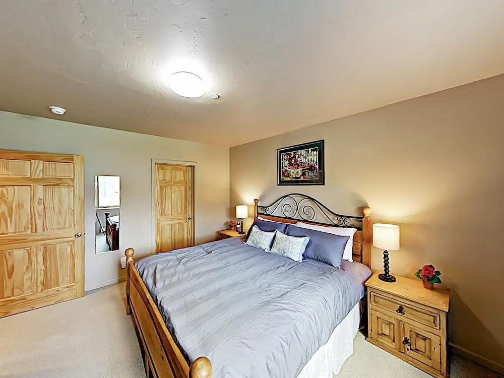 New Listing! Big Mountain-view Gem In Wildernest 3 Bedroom Townhouse