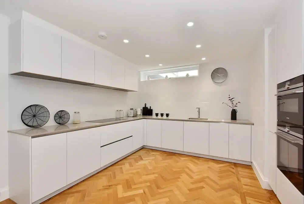 Stunning Mayfair 3 Bed 8 Million Air Conditioned