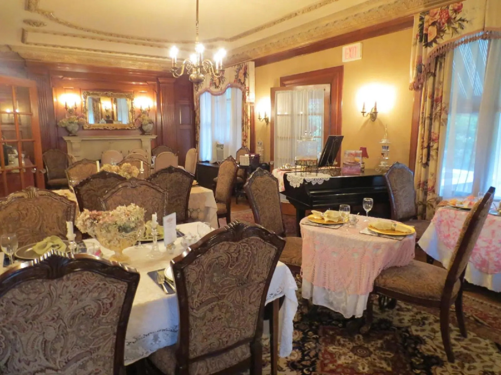 Silver Fountain Inn