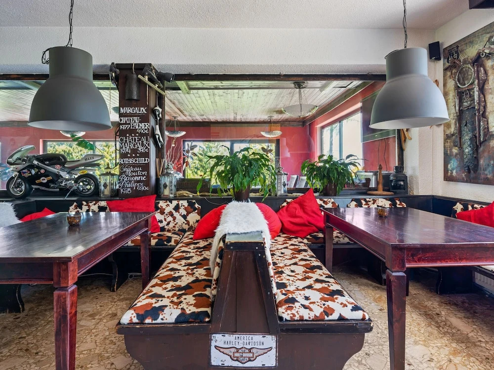 Tranquil Apartment With Sauna, Fitness Room, Garden, Terrace