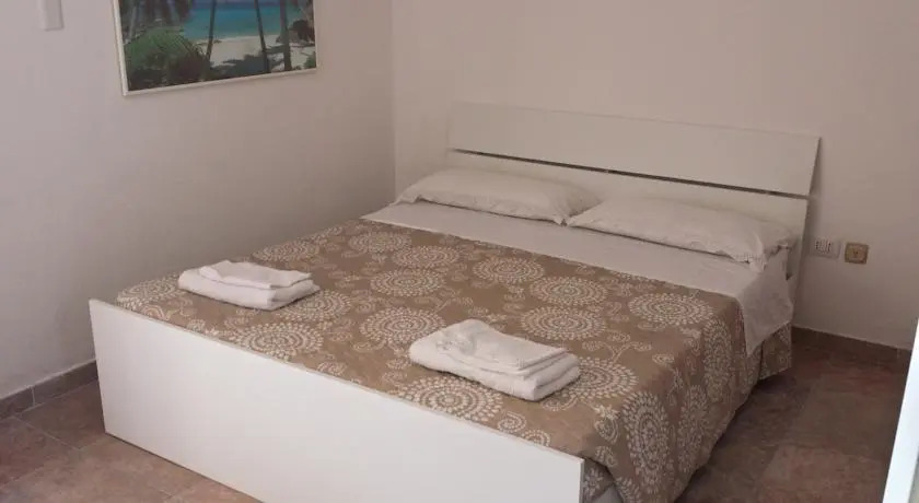 Guest House Tra Rocce E Mare