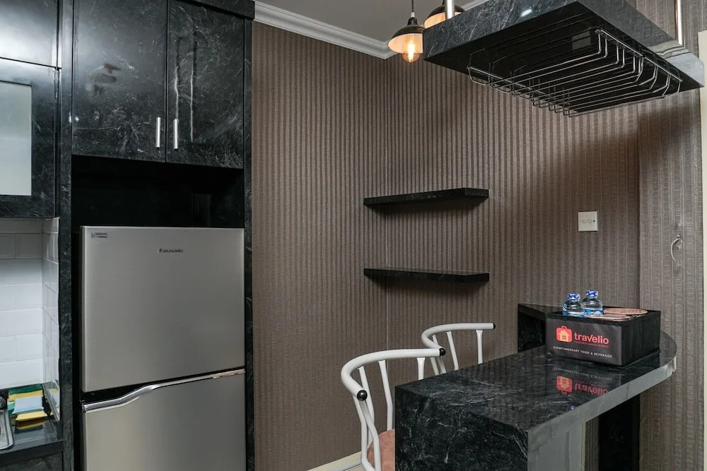 2br Near Toll Soeta Airport at City Park Apartment