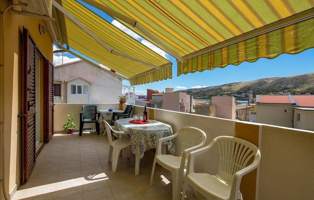 Awesome Apartment in Pag With 3 Bedrooms