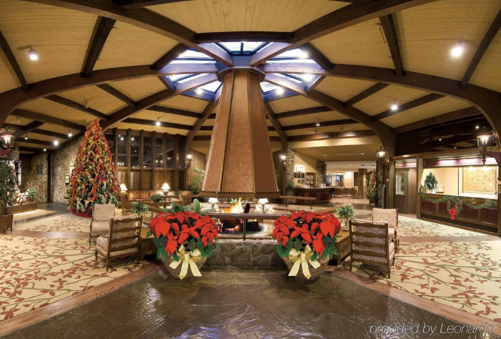 Lodge of Four Seasons Golf Resort, Marina & Spa