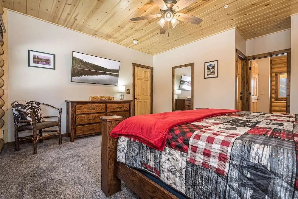 Honey Bear Hideaway