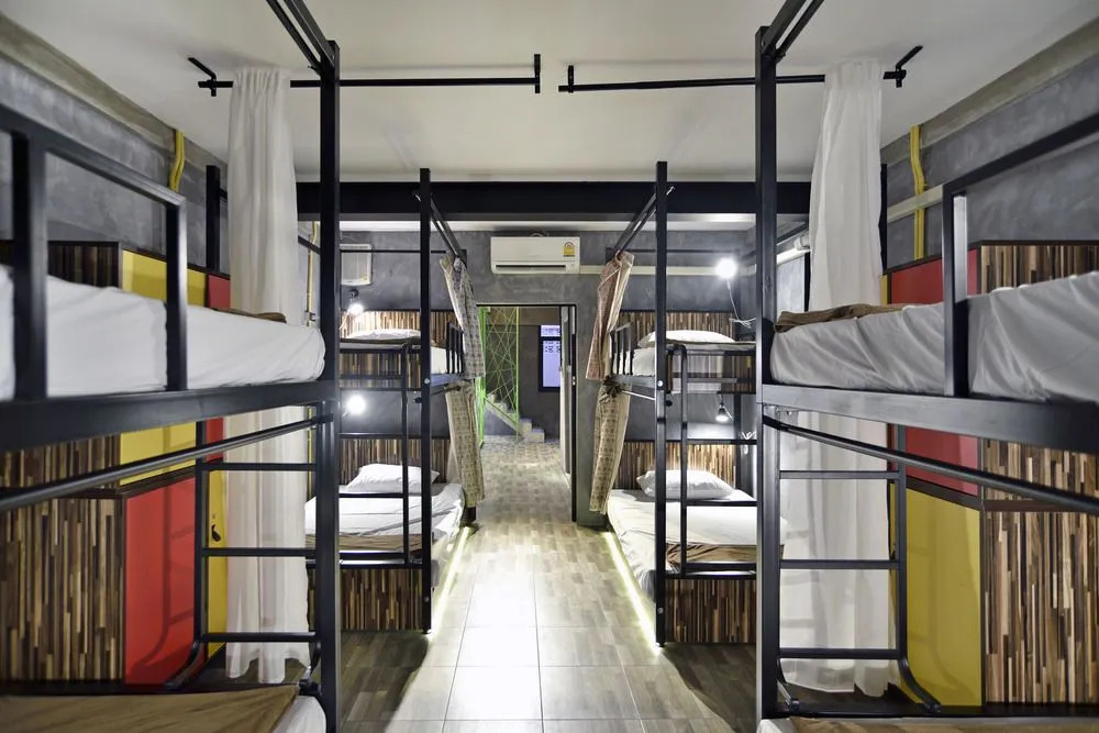 M Gray Hostel & Cafe