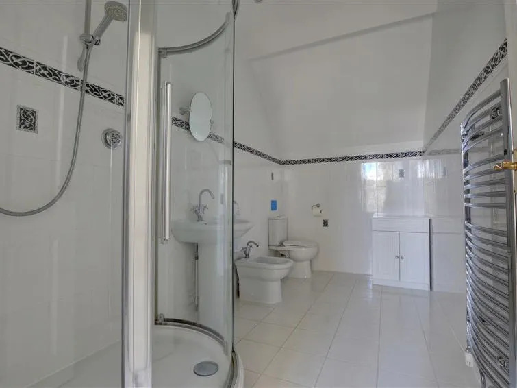3 Bed in Hartfield oc-tw653