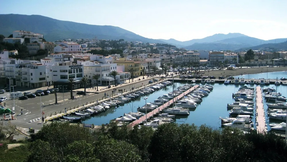 Property With 2 Bedrooms in Llançà, With Shared Pool, Enclosed Garden and Wifi