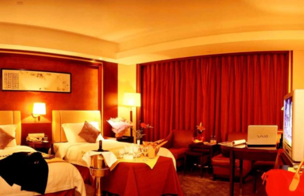 Hubei Huatian Hotel