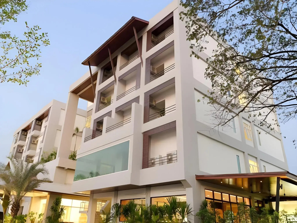 Green Hotel and Resort