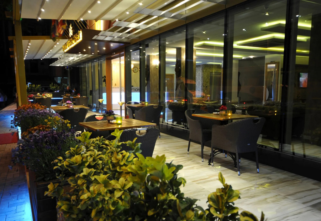 Golden Deluxe Hotel