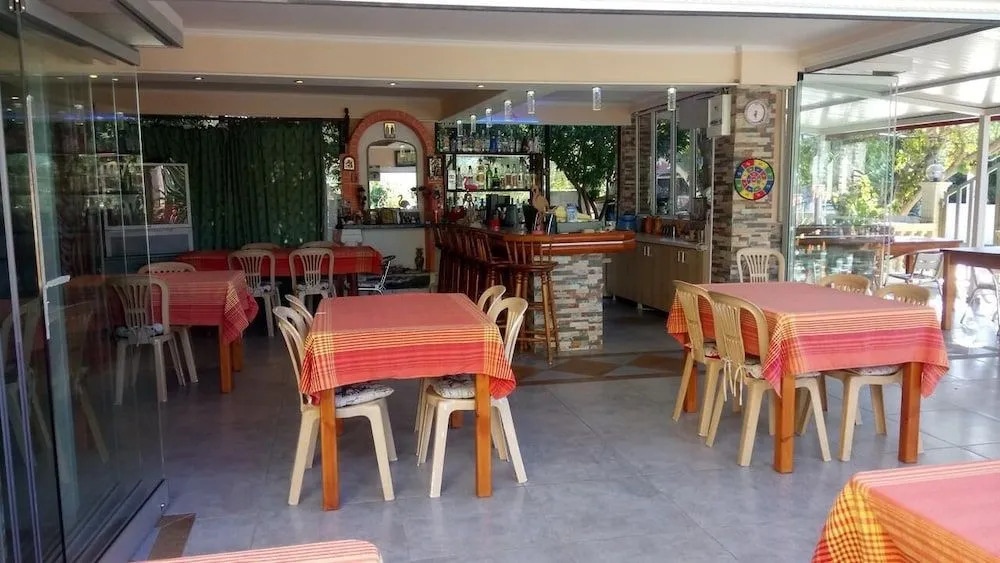 Flamingo Apartments Moraitika Corfu