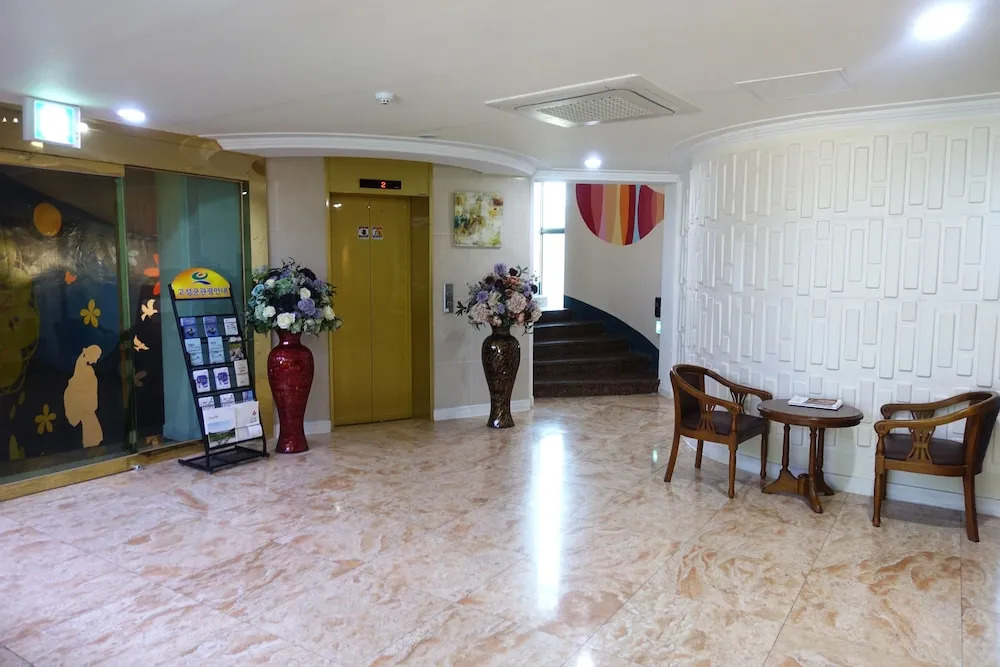 Prince Hotel